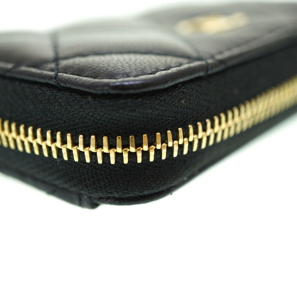 CHANEL Black Lambskin Leather Wallet - Picture 6 of 8